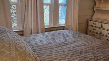 5 bedrooms, free WiFi, bed sheets