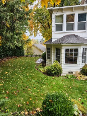 Exterior detail - Historic1939 home in Quincy 5 beds, 2.5 baths (Quincy)