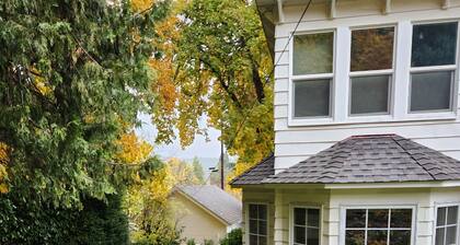 Historic1939 home in Quincy 5 beds, 2.5 baths