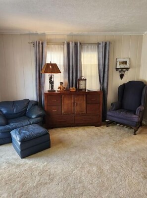 Interior - Historic1939 home in Quincy 5 beds, 2.5 baths (Quincy)