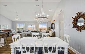 Dining - The Pouty Pirate • Private Pool • Pet Friendly (St. George Island)