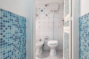 Doccia, asciugacapelli, bidet
