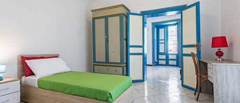 3 chambres, fer et planche Ă repasser, accĂšs Ă Internet, literie fournie