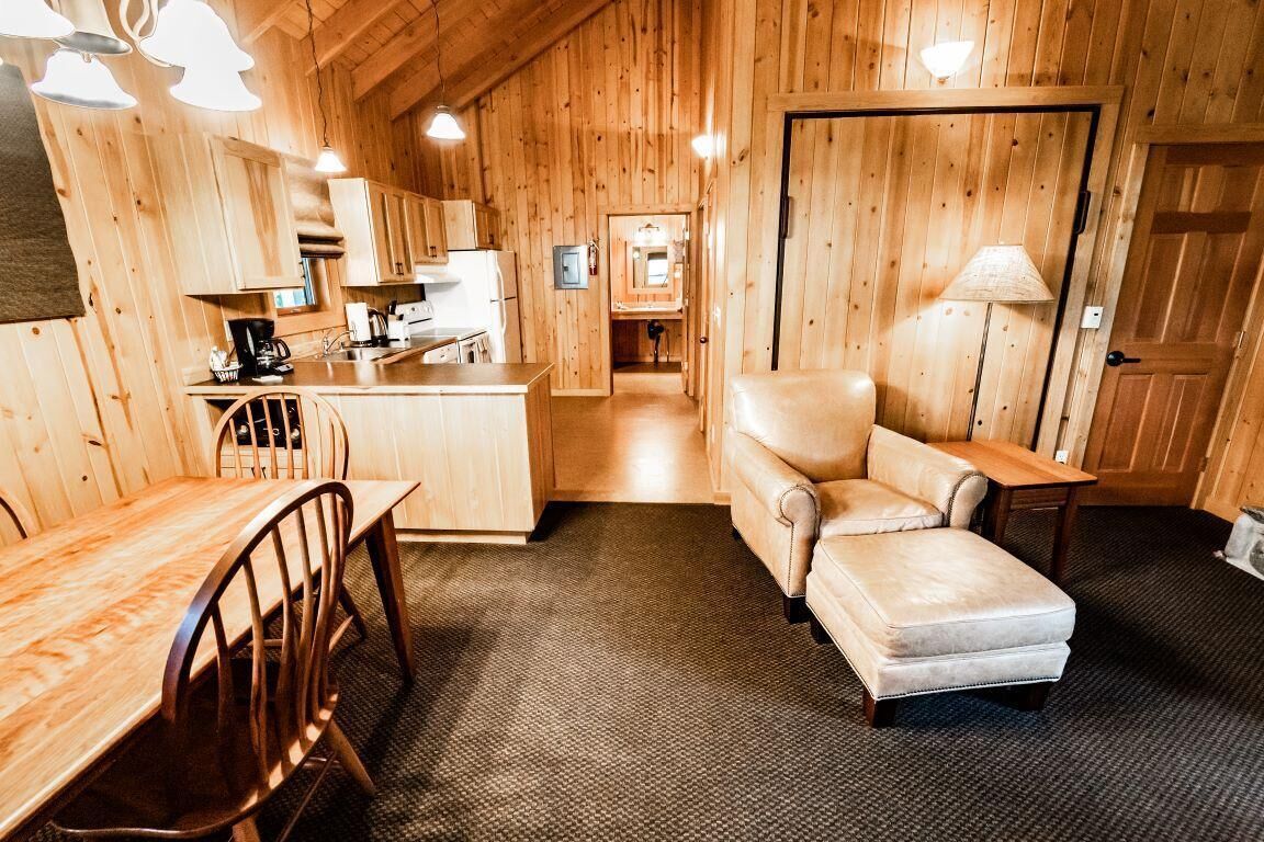 Sun Mountain Lodge - Lakeside One-Bedroom