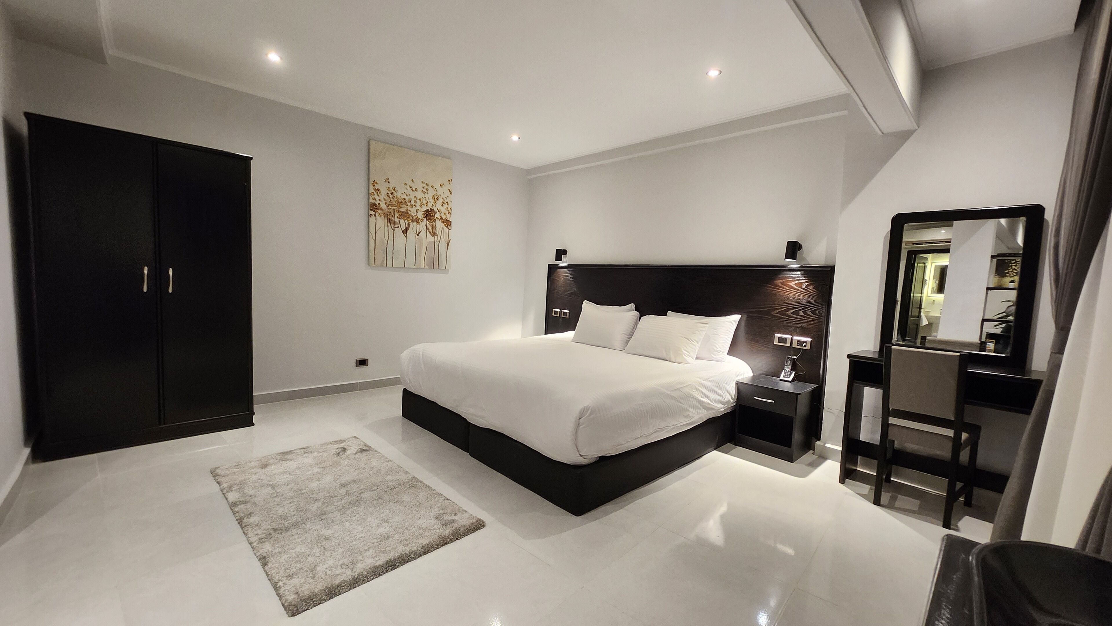 exclusive suite | 2 bedrooms, minibar, blackout curtains, soundproofing