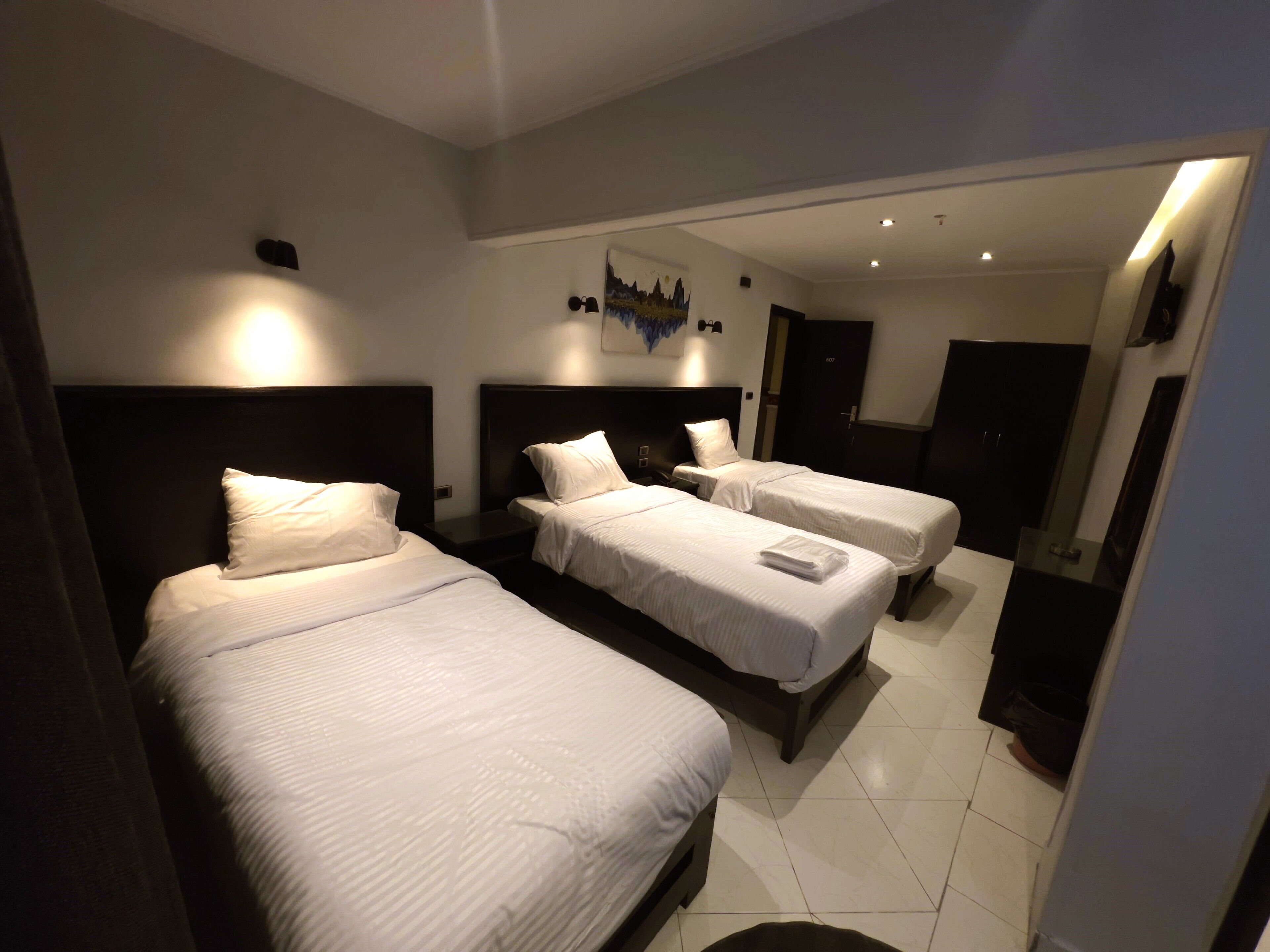 deluxe double or twin room, multiple beds | 2 bedrooms, minibar, blackout curtains, soundproofing