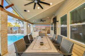 Outdoor dining