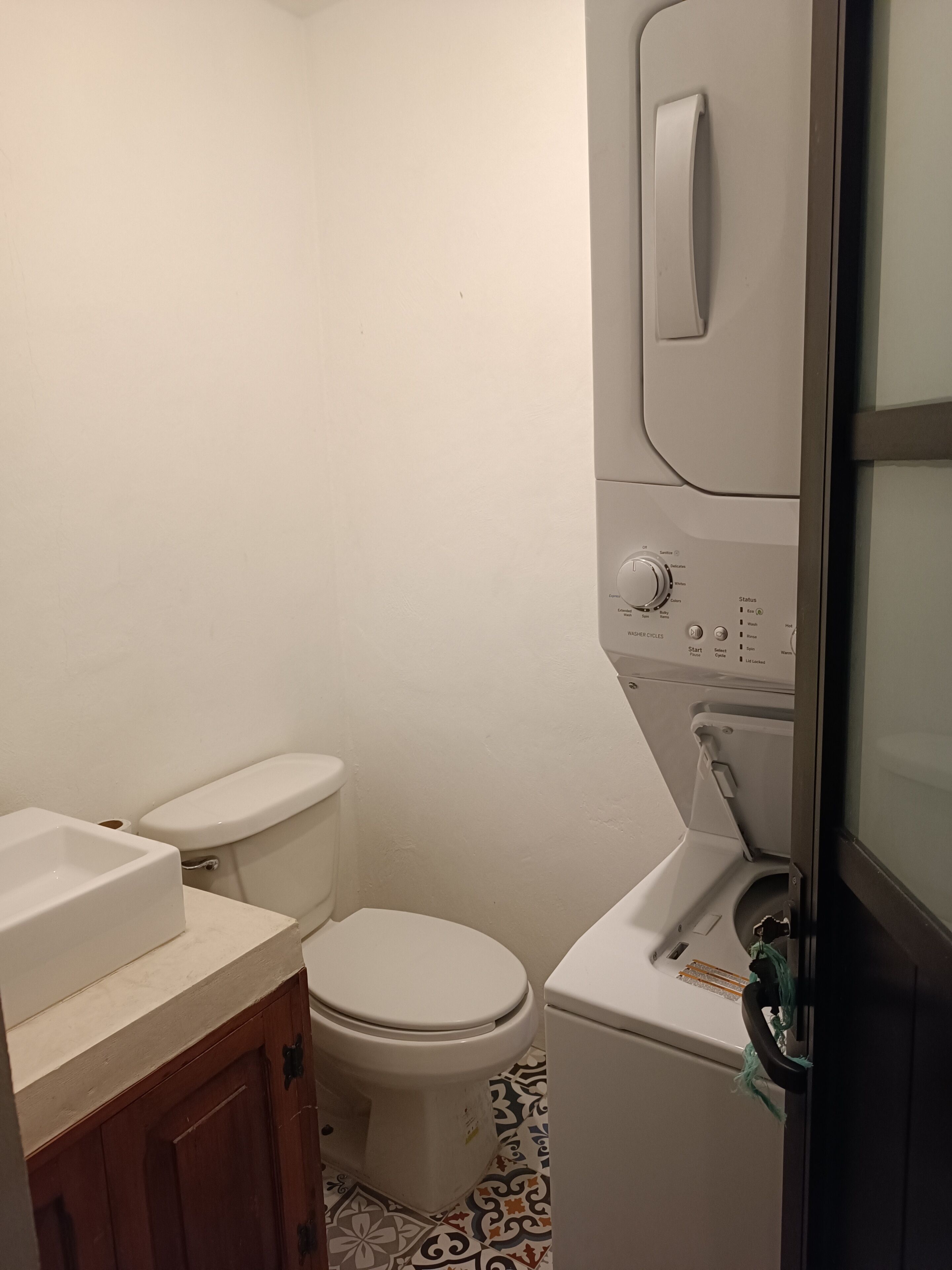 Merida Centro, modern house with private pool and casita. Sleeps six.