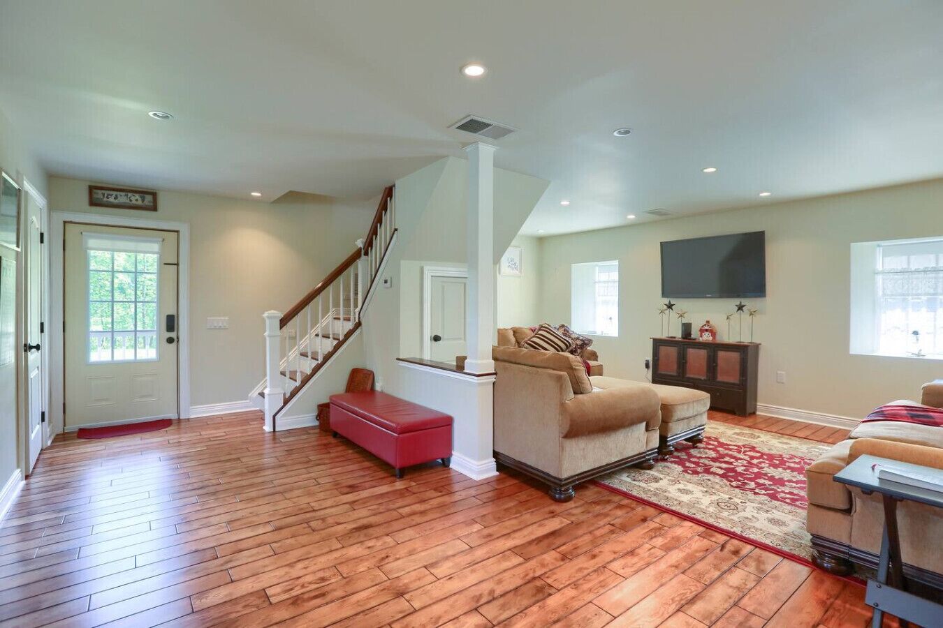 Televisor intel·ligent i llibres 