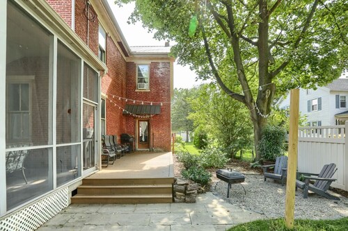 Historic Stay Near Sight & Sound, Shopping & Cafe