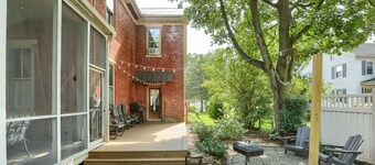 Historic Stay Near Sight & Sound, Shopping & Cafe