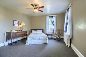 Iron/ironing board, travel cot, free WiFi, bed sheets