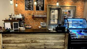 Bar (in der Unterkunft)