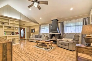 TV - Pocono Summit Home Best Location (Pocono Summit)