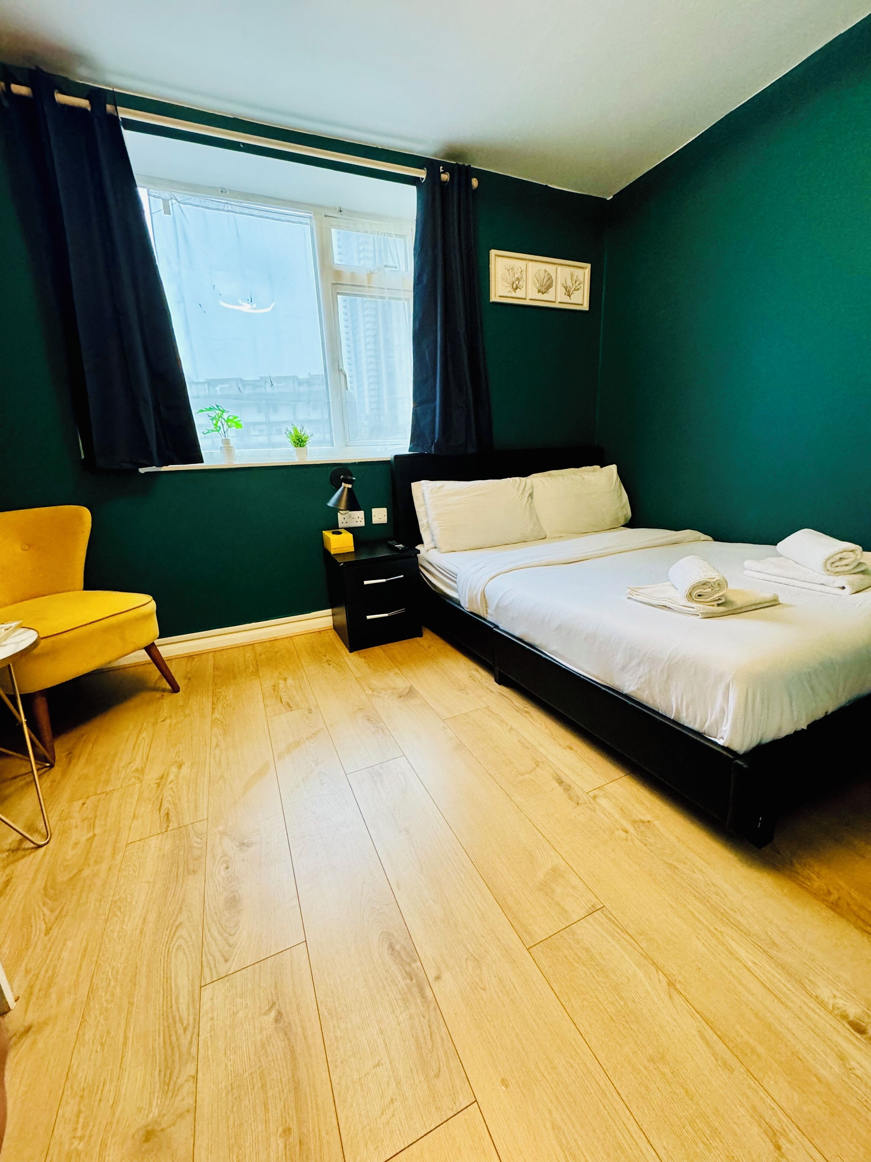 1 chambre, fer et planche à repasser, Wi-Fi gratuit, draps fournis