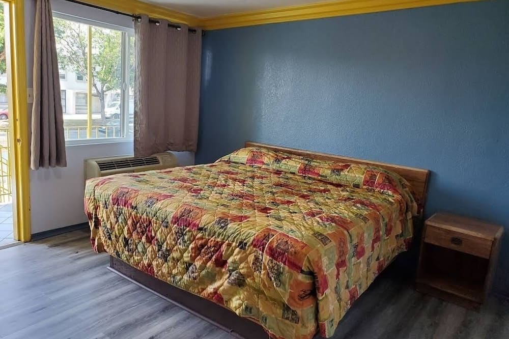 Rose Motel