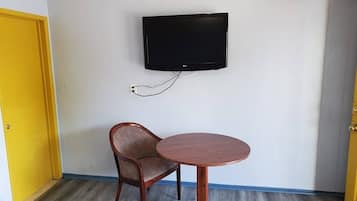 Comfort Room | In-room dining
