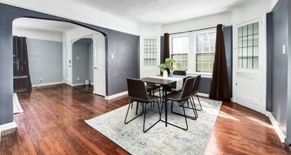 Charming & Updated ~ Long-Stays OK ~ Near Cleveland Clinic