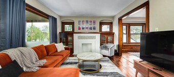 Rock 'n' Roll Retreat ~ 15 min to Downtown ~ 8 min to Cleveland Clinic