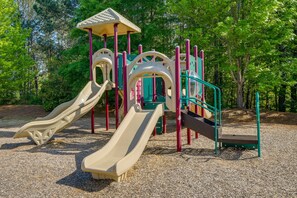 Children’s area - Sunny Apex Vacation Rental w/ Pool Access! (Apex)