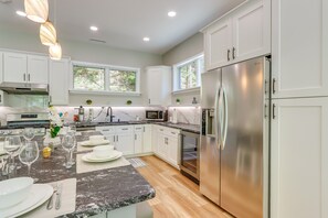 Fridge, microwave, stovetop, dishwasher - Riverfront Hayesville Retreat: Fishing & Kayaking! (Hayesville)