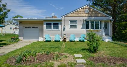 New Jersey Cottage w/ Grill - Short Walk to Beach!