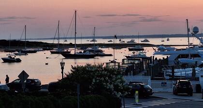 Westerly Getaway- Short drive to the beach, Walk to Downtown Shops & Restaurants