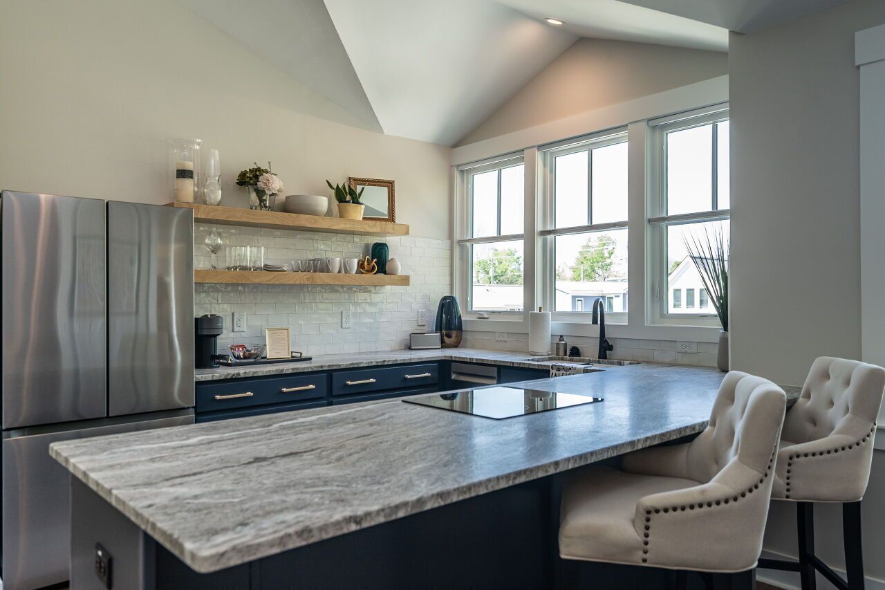 Réfrigérateur, four, plaque de cuisson, lave-vaisselle