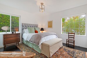 2 bedrooms, iron/ironing board, WiFi, bed sheets - Newly Remodeled Charming and Contemporary Home (Santa Barbara)