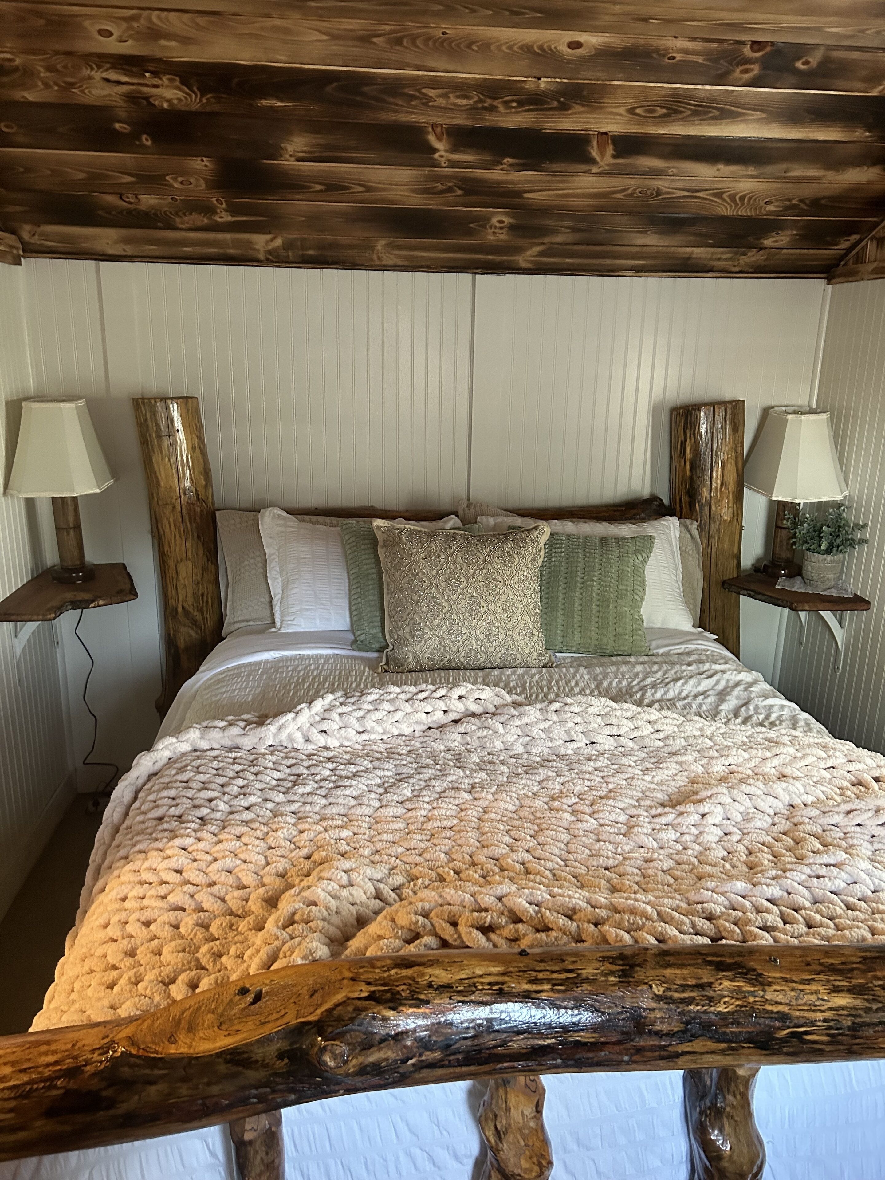 Cozy cabin near Rabbit Hash, KY