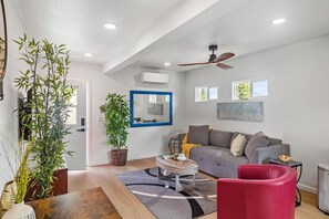 Televisie en een open haard