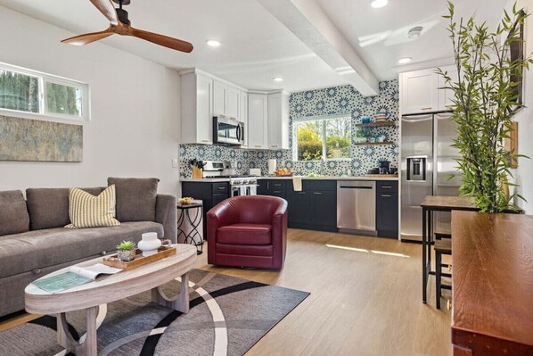 TV, fireplace - Elegant Paradise in Coveted Community! (Redlands)