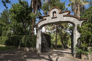 Property entrance - Villa San Luis Boutique (Tuxcueca)
