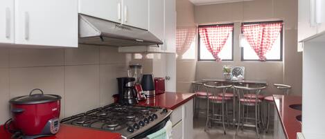 Microwave, oven, coffee/tea maker, electric kettle