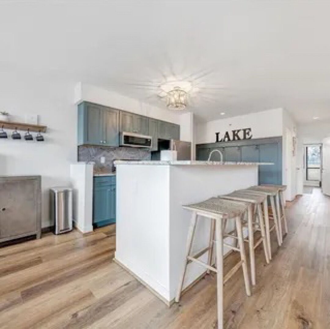 Get A Way@The Lake. Sleeps 4