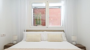 2 slaapkamers, een strijkplank/strijkijzer, reisbedje, gratis wifi