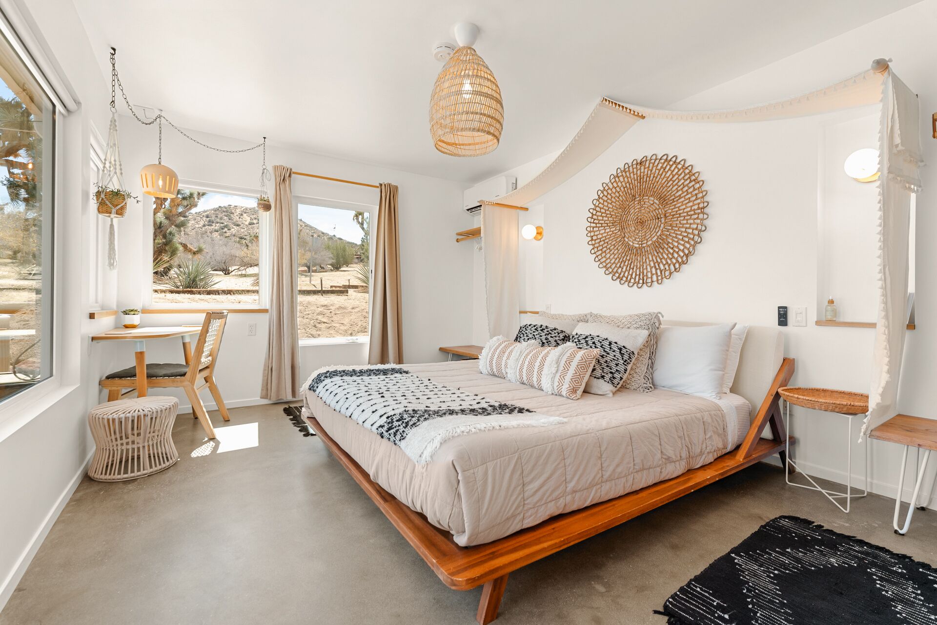 2 bedrooms, desk, iron/ironing board, travel crib