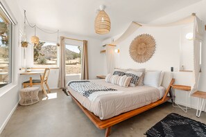 2 chambres, bureau, fer et planche à repasser, lit parapluie