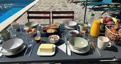 Le Clos de lâOlivier - PropriĂ©tĂ© 20 couchages dans 3 logements