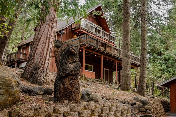 تفاصيل الفندق من الخارج