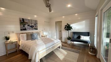 2 bedrooms, WiFi (free), bed sheets