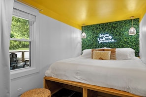 2 bedrooms, in-room safe, iron/ironing board, free WiFi