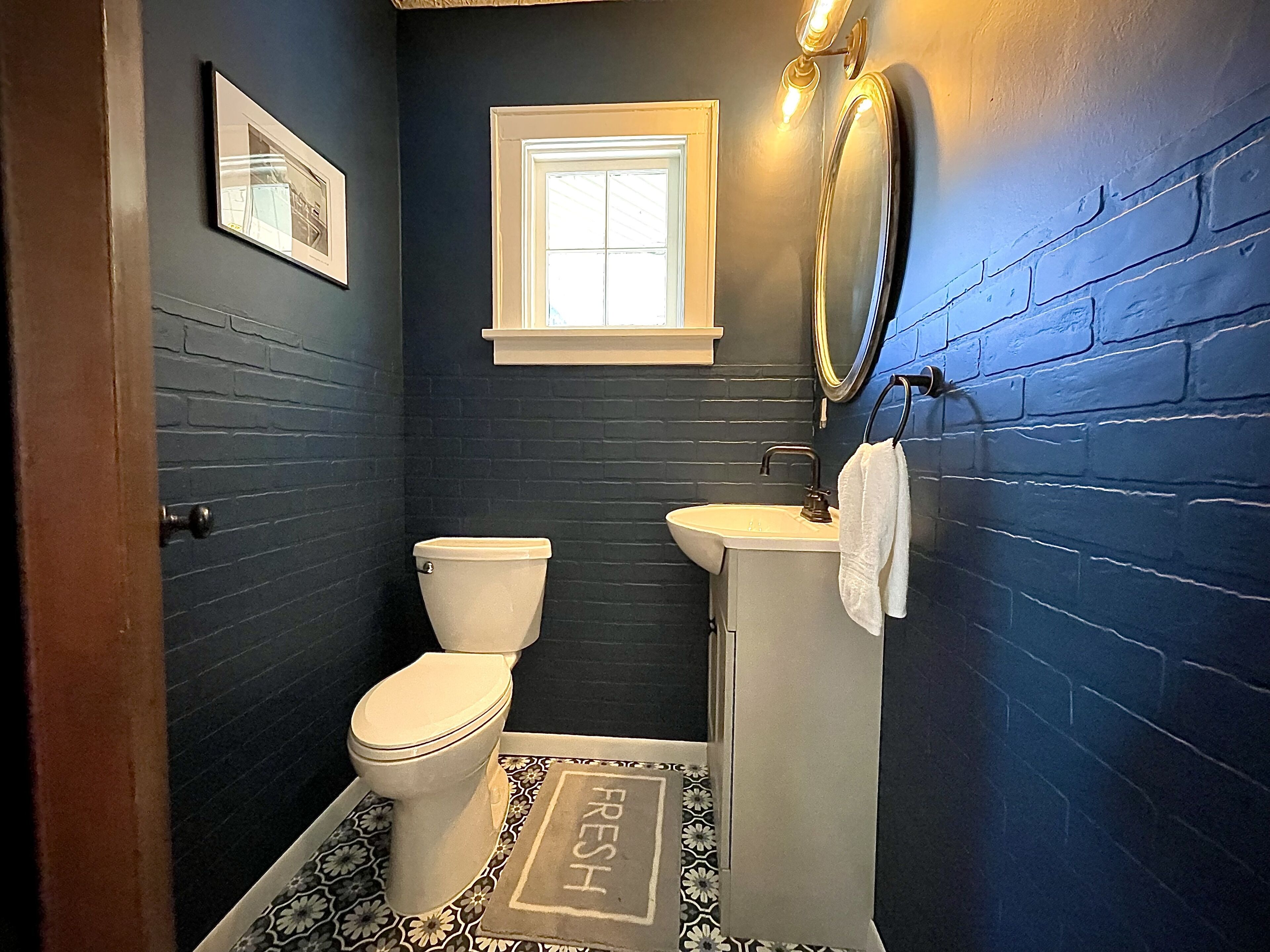 Stylish 2BR Charmer Close to Everything