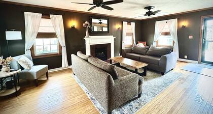 Stylish 2BR Charmer Close to Everything