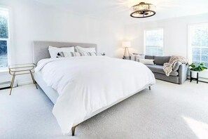 5 habitaciones, tabla de planchar con plancha, cuna de viaje y wifi 