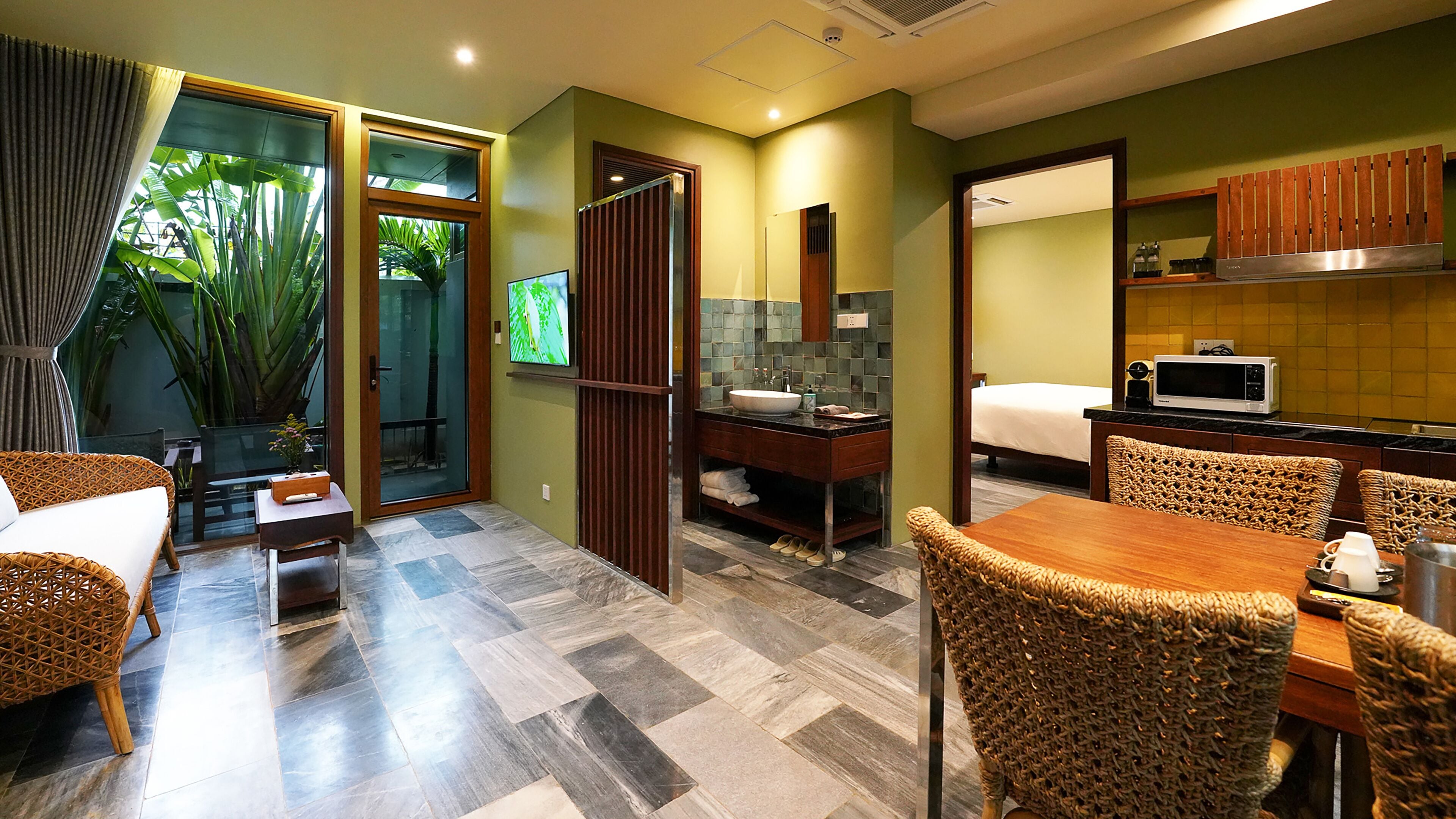 Luxury Suite, Garden View | View from room