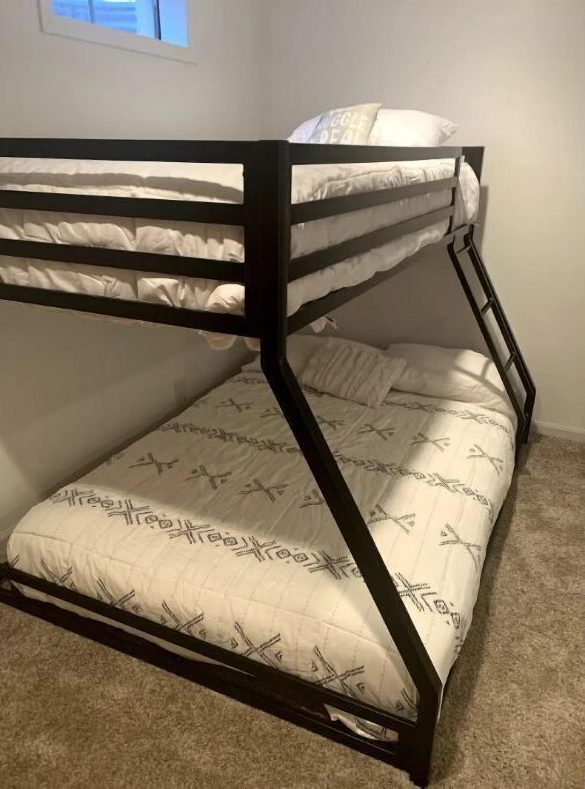 Beautiful Private Setting !!!