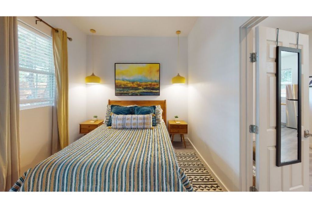 Home Away From Home-The Krow's Nest Cottage Close to Lake Travis, Pet-Friendly