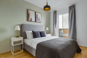 1 bedroom, iron/ironing board, WiFi, bed sheets - Chic Landstraße 1BR w/ Pool & Playground, nr Hyblerpark, by Blueground (Vienna)