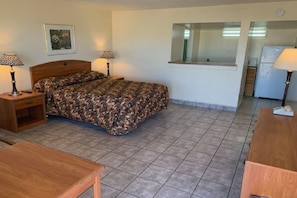 82 bedrooms, WiFi, bed sheets